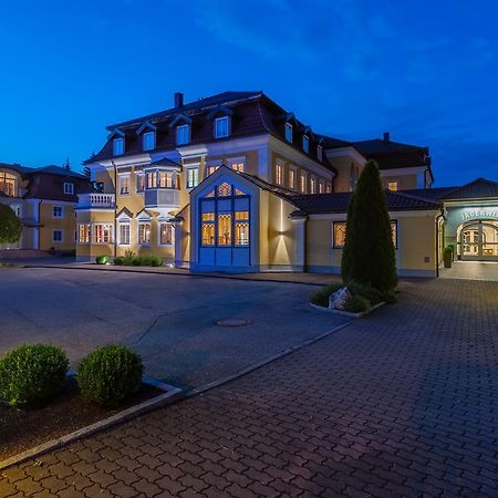 סטראסוואלכן Gasthof Hotel Jaegerwirt מראה חיצוני תמונה