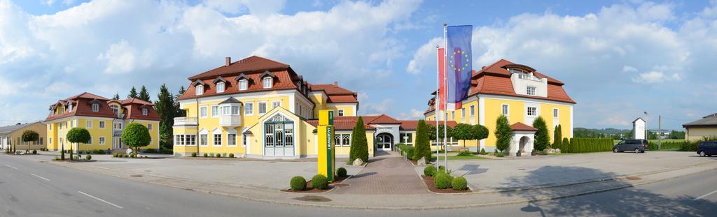 סטראסוואלכן Gasthof Hotel Jaegerwirt מראה חיצוני תמונה