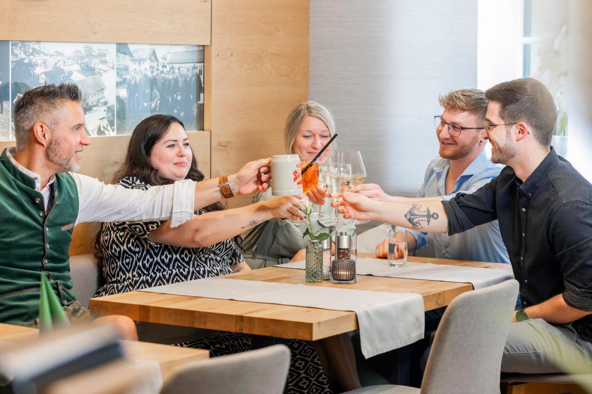 סטראסוואלכן Gasthof Hotel Jaegerwirt מראה חיצוני תמונה