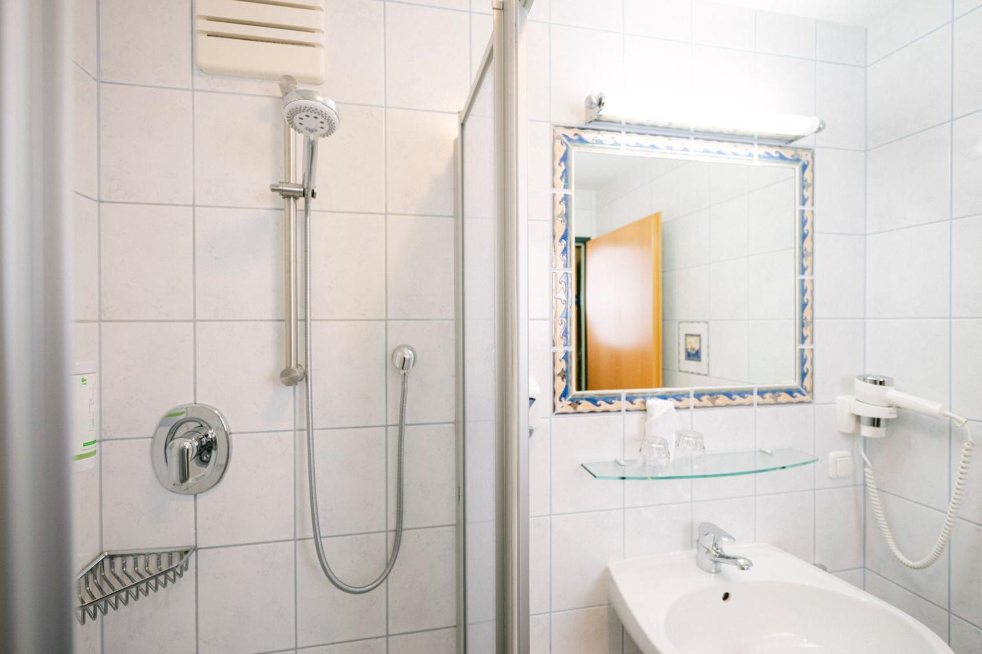 סטראסוואלכן Gasthof Hotel Jaegerwirt מראה חיצוני תמונה