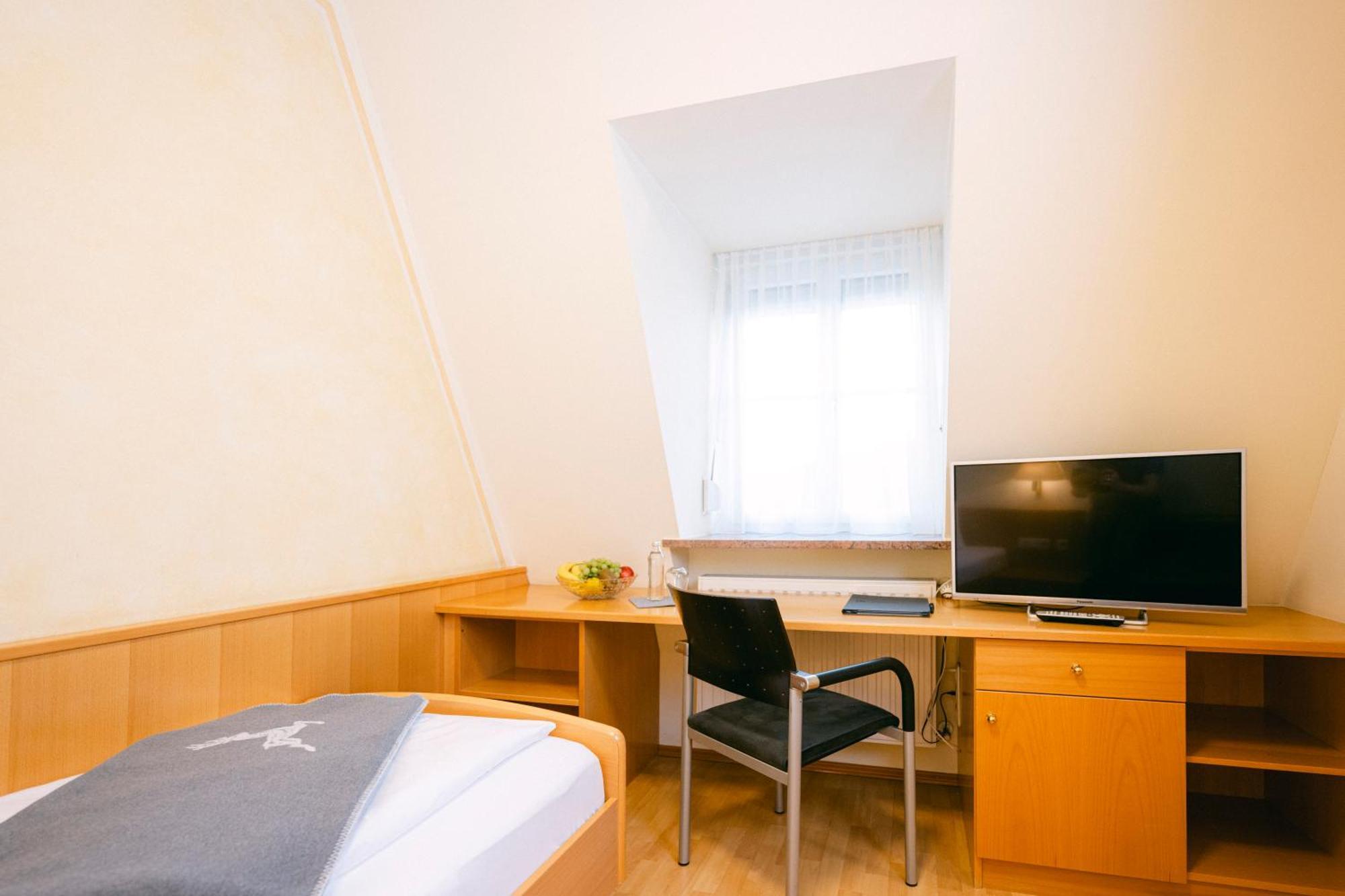 סטראסוואלכן Gasthof Hotel Jaegerwirt מראה חיצוני תמונה