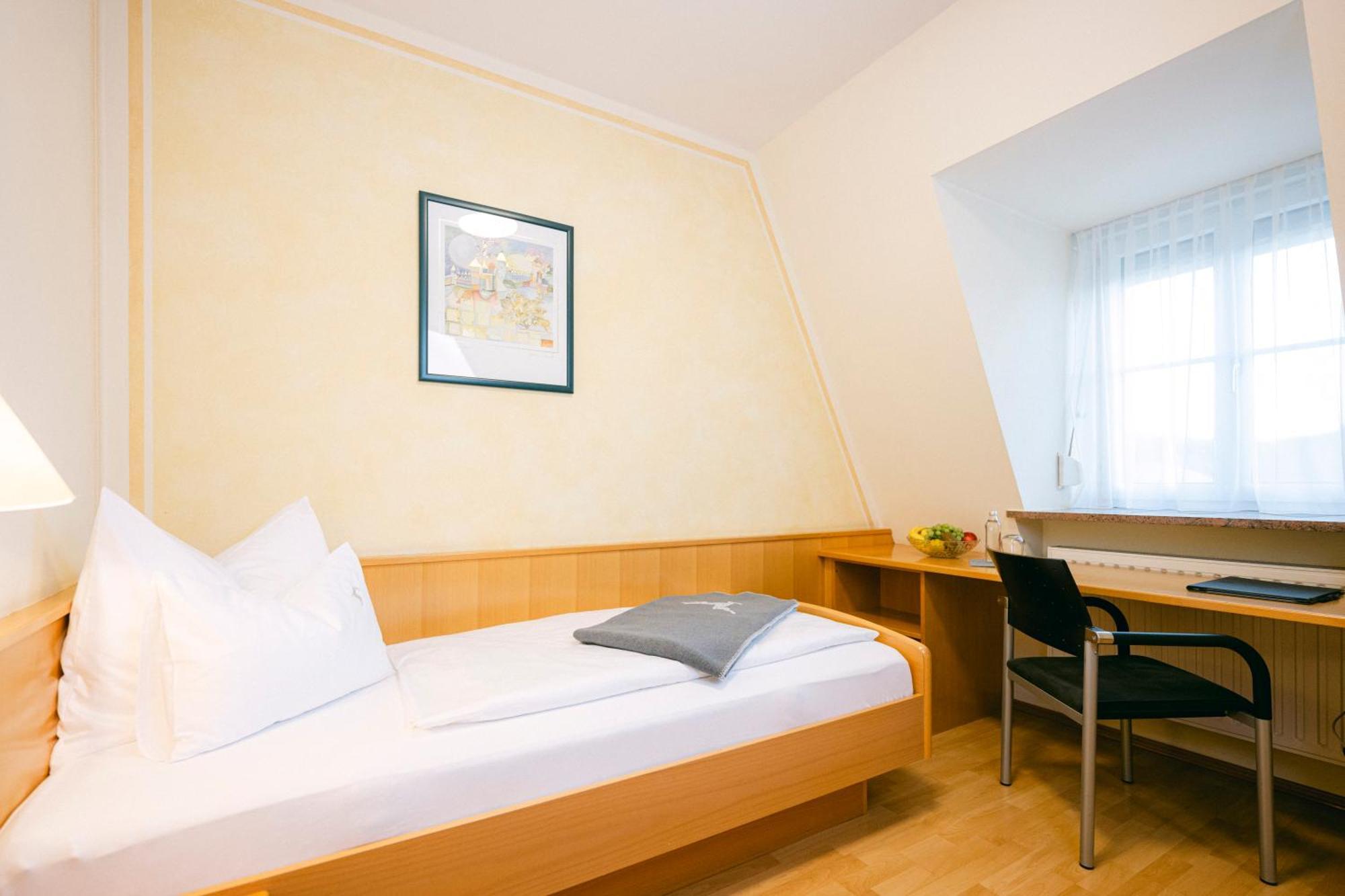 סטראסוואלכן Gasthof Hotel Jaegerwirt מראה חיצוני תמונה