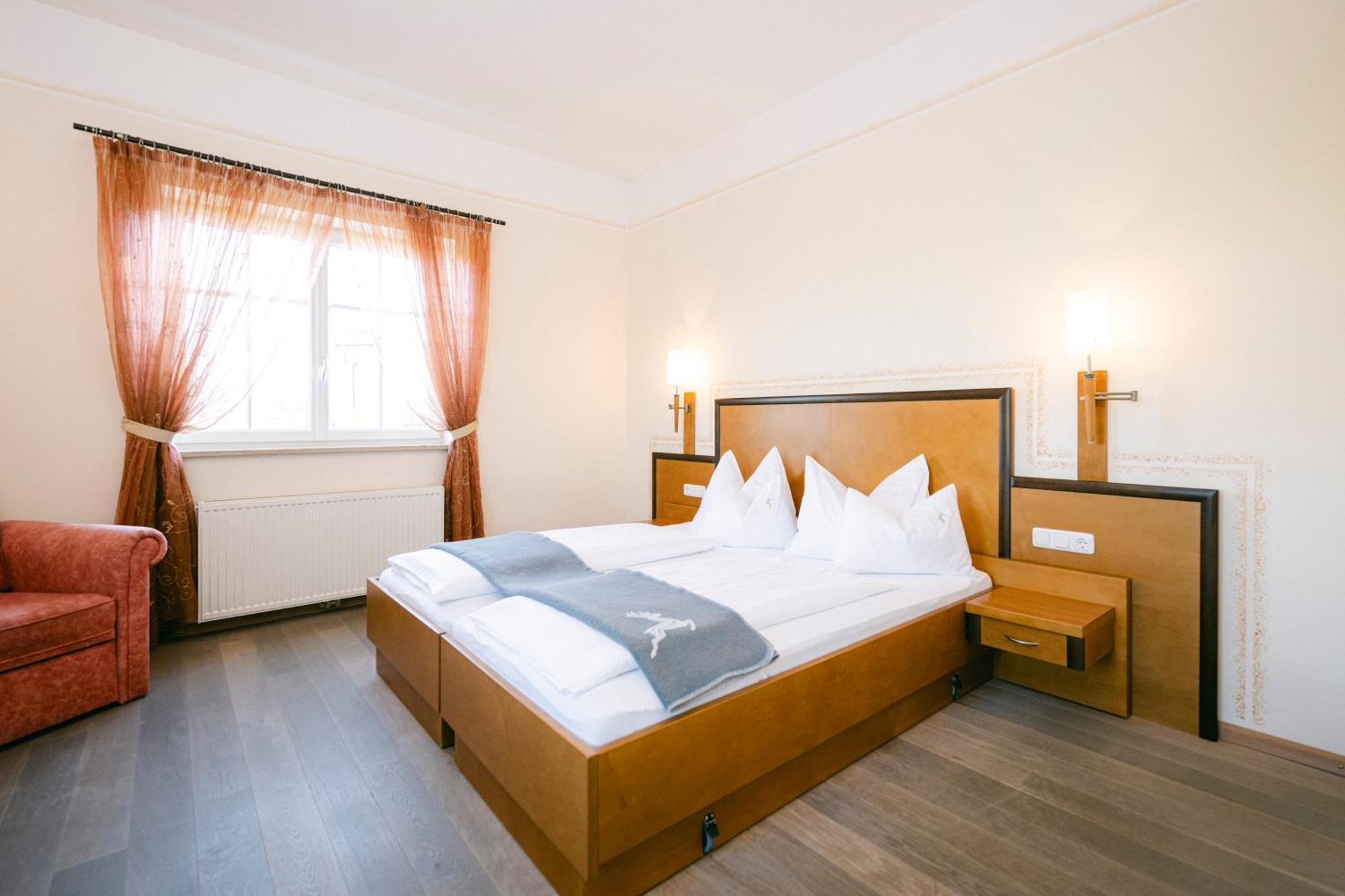 סטראסוואלכן Gasthof Hotel Jaegerwirt מראה חיצוני תמונה