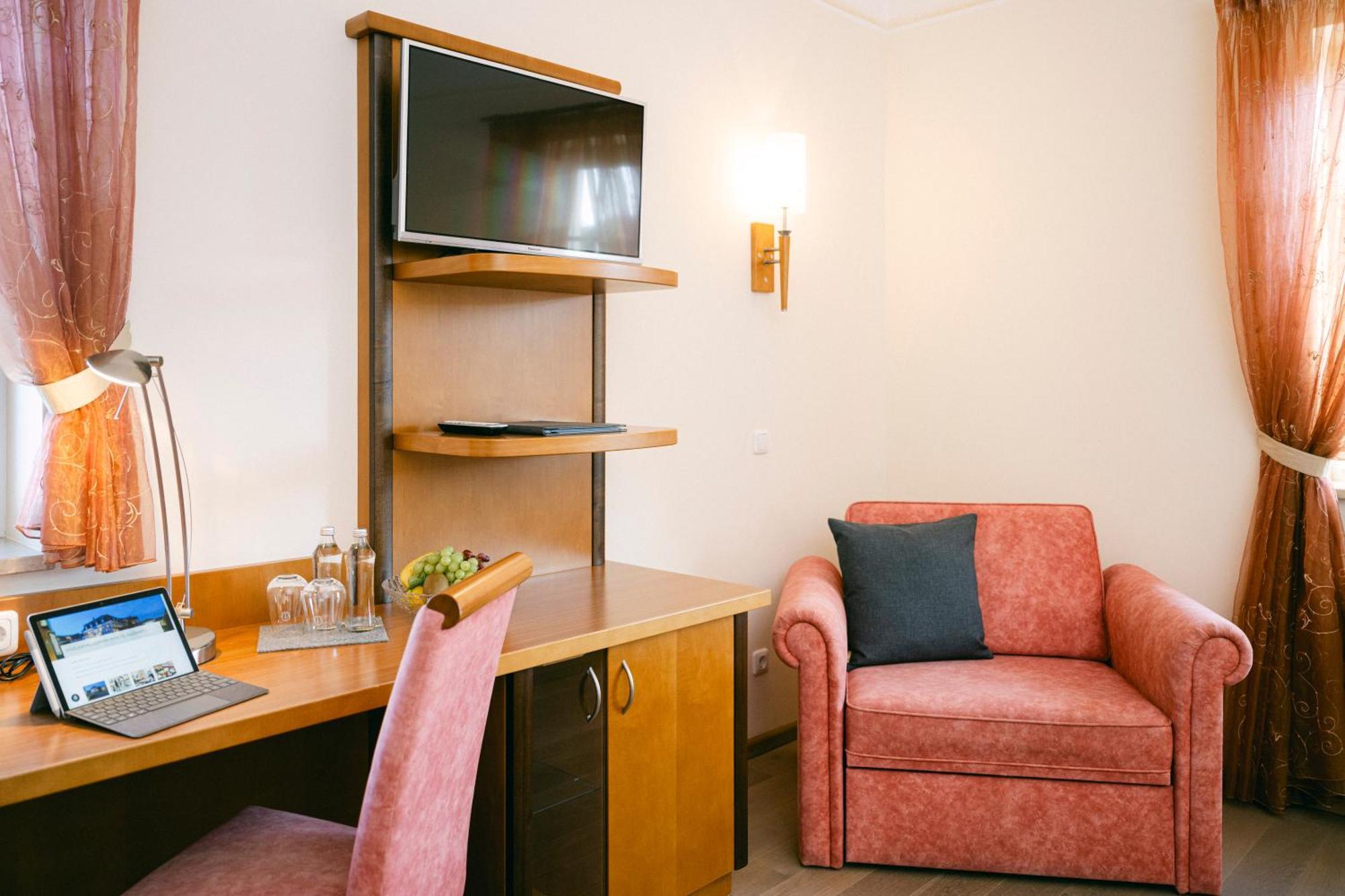 סטראסוואלכן Gasthof Hotel Jaegerwirt מראה חיצוני תמונה