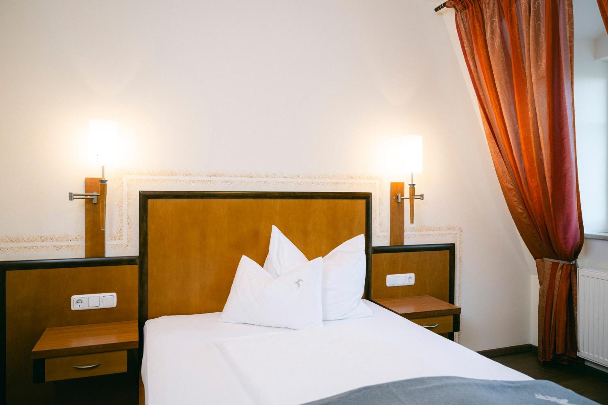 סטראסוואלכן Gasthof Hotel Jaegerwirt מראה חיצוני תמונה