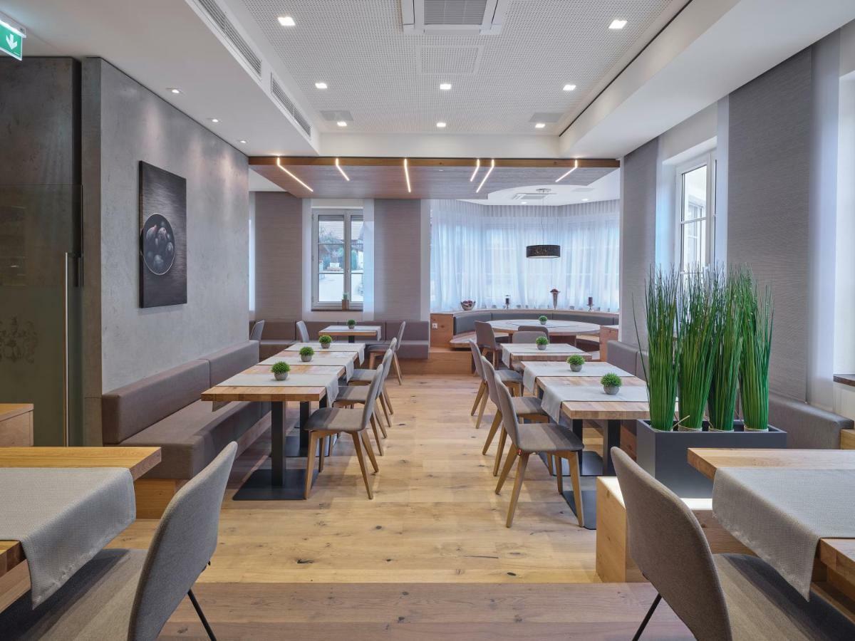 סטראסוואלכן Gasthof Hotel Jaegerwirt מראה חיצוני תמונה