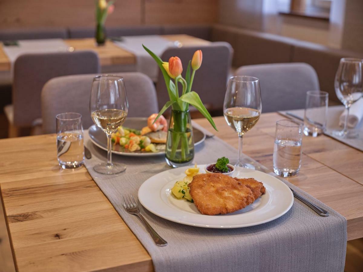 סטראסוואלכן Gasthof Hotel Jaegerwirt מראה חיצוני תמונה